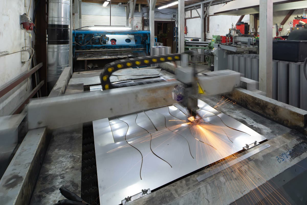 Plasma cutter cutting a steel sheet