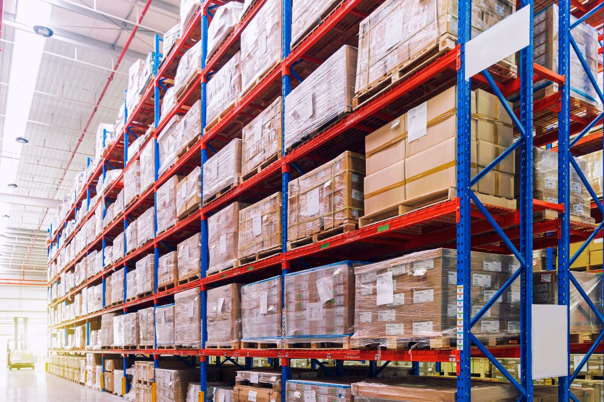 Tall pallet racking in a distribution warehouse